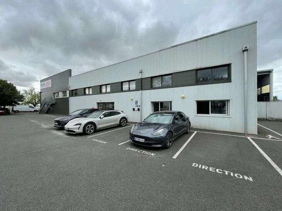 Flex in Saintes for sale Building Photo- Image 1 of 17