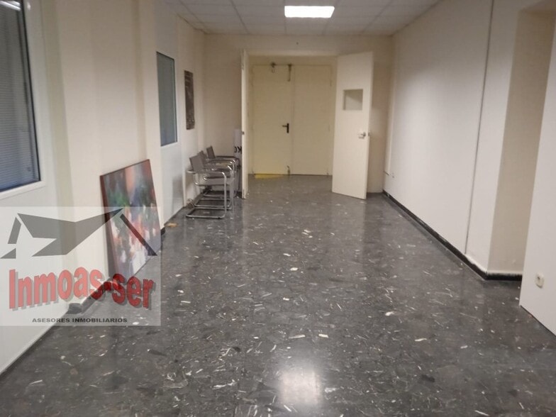 Multifamily in Barcelona, Barcelona for sale - Interior Photo - Image 2 of 3