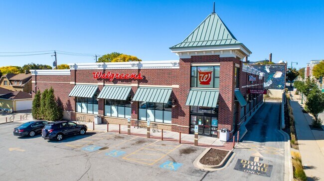 Plus de détails pour 6101 W Greenfield Ave, West Allis, WI - Commerce de détail à vendre