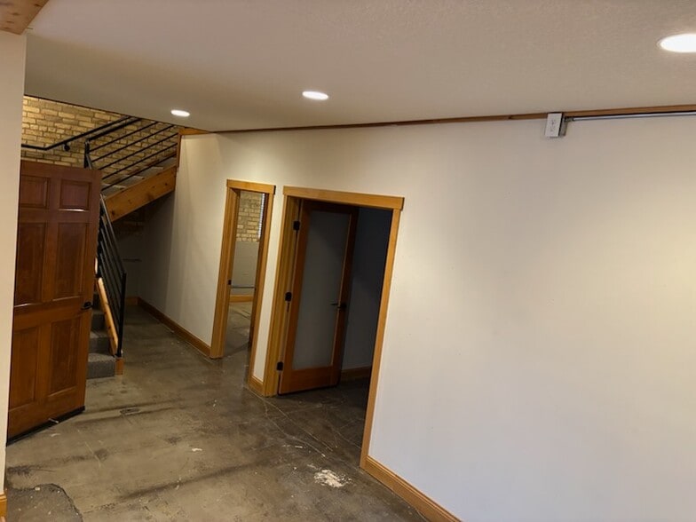 102 5th St W, Chaska, MN for sale - Building Photo - Image 3 of 10