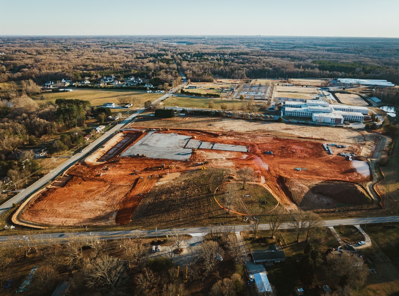 413 Hwy 150, Greensboro, NC for lease - Building Photo - Image 1 of 2