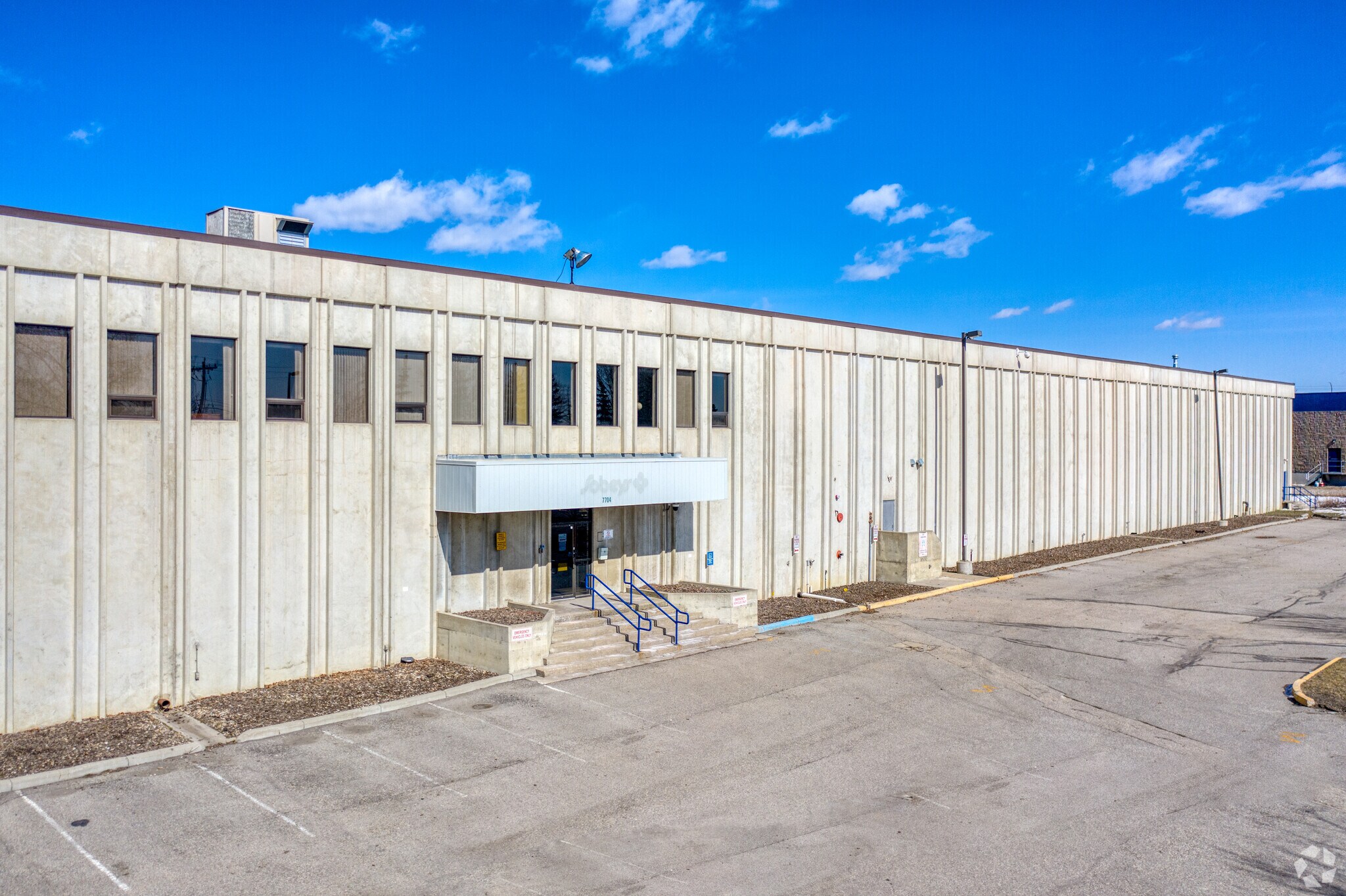 7704 30th St SE, Calgary, AB for lease Building Photo- Image 1 of 11