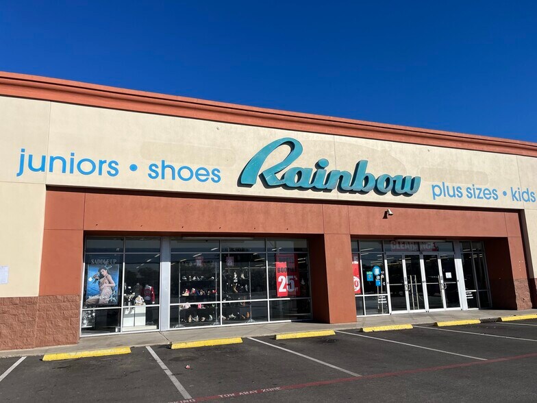 1800-1866 S WW White Rd, San Antonio, TX for lease - Building Photo - Image 3 of 3