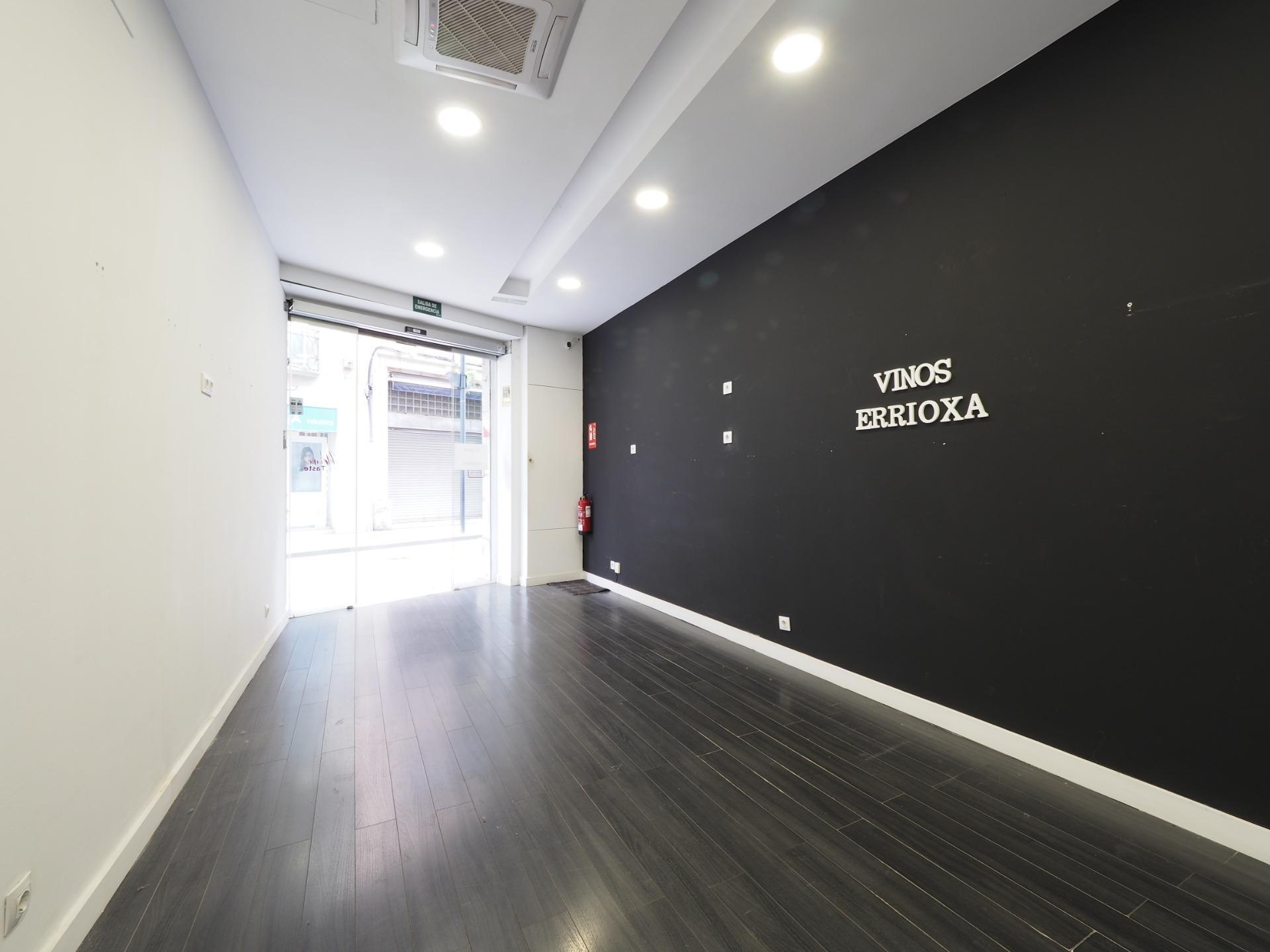 Retail in Figueres, Gerona for lease Interior Photo- Image 1 of 19