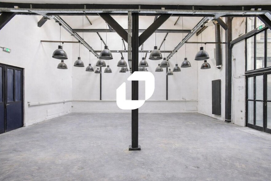 53 Passage Du Bureau, Paris for sale - Building Photo - Image 1 of 13