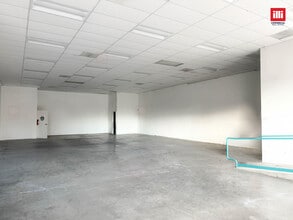 9050-9070 Van Nuys Blvd, Panorama City, CA à louer Photo intérieure- Image 2 de 5