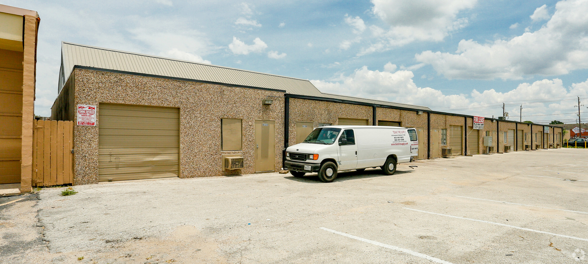 6104-6122 Evergreen St, Houston, TX for lease Primary Photo- Image 1 of 5