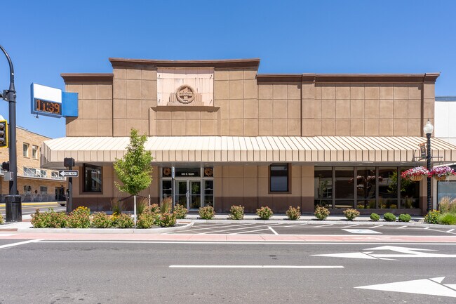 More details for 300 E Main St, Pullman, WA - Retail for Sale