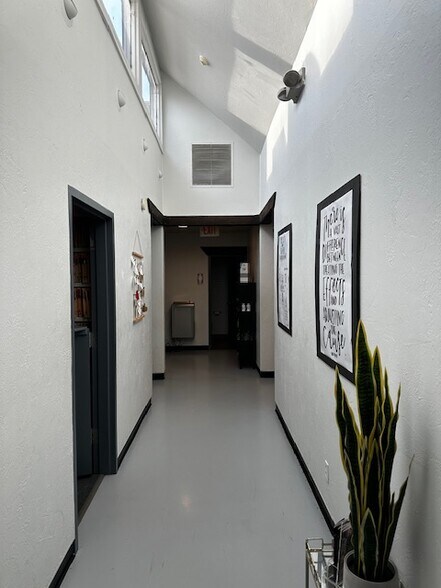 7304 N Comanche Ave, Oklahoma City, OK à louer - Photo du bâtiment - Image 2 de 24