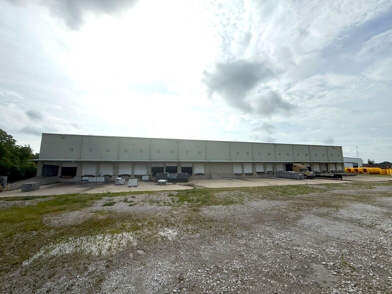 1000 Le Blanc Rd, Port Allen, LA for lease - Building Photo - Image 3 of 8