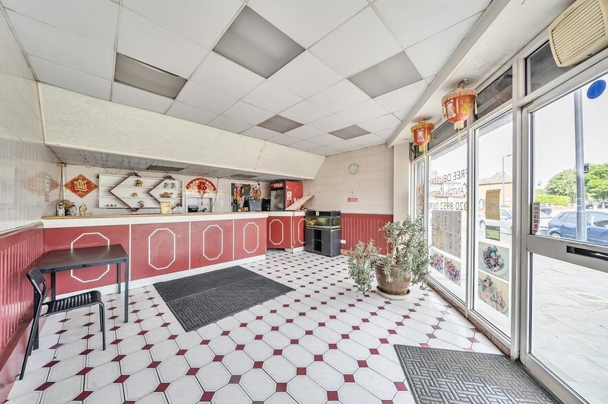 Mollison Way, Edgware for sale - Building Photo - Image 3 of 11