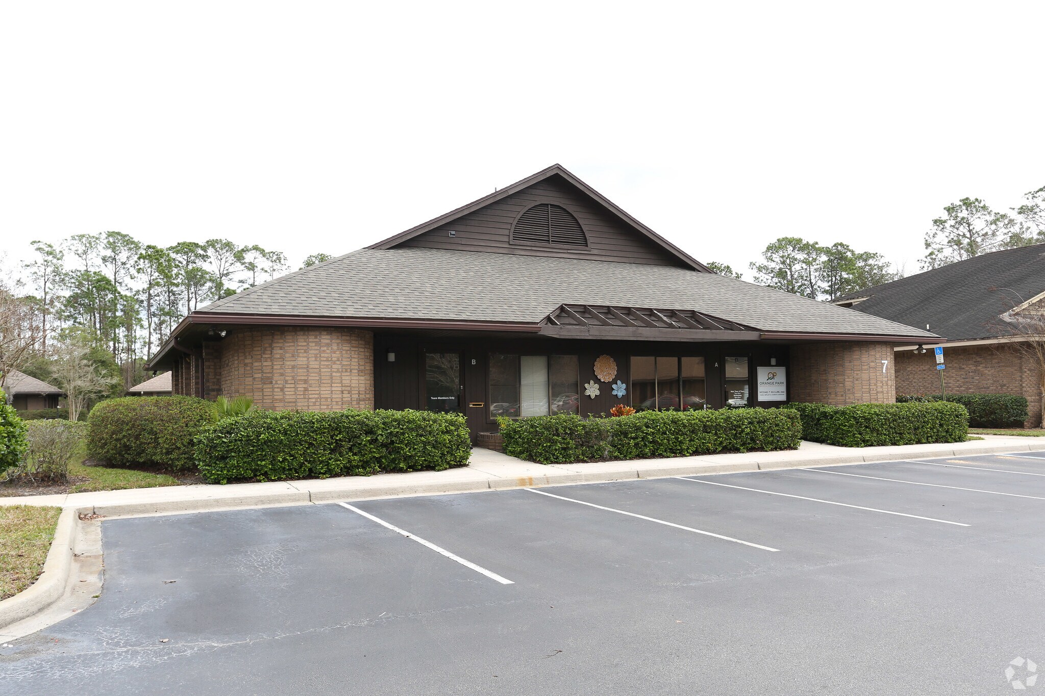 1409 Kingsley Ave, Orange Park, FL for sale Primary Photo- Image 1 of 25