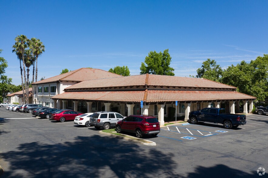 8350 Auburn Blvd, Citrus Heights, CA à vendre - Photo du bâtiment - Image 3 de 12