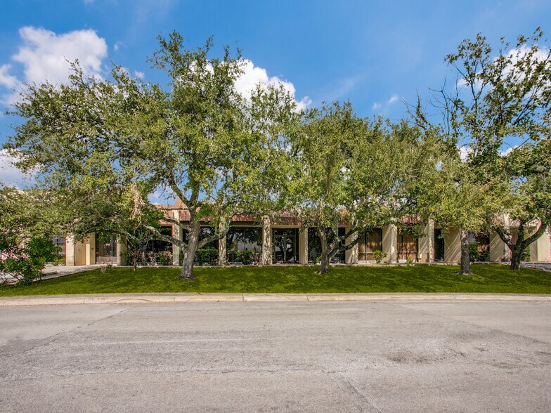 4355 Centergate St, San Antonio, TX for lease - Primary Photo - Image 1 of 21