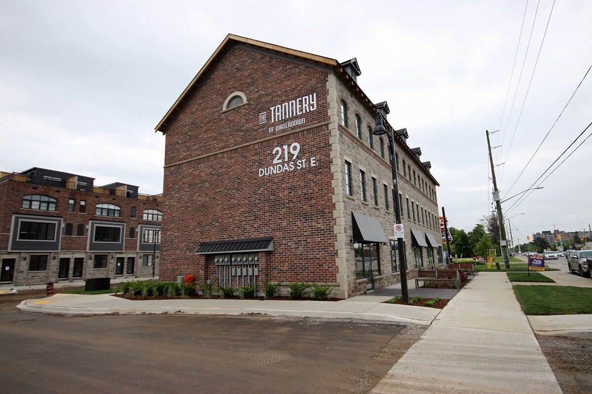 219 Dundas St E, Hamilton, ON à vendre Photo principale- Image 1 de 1