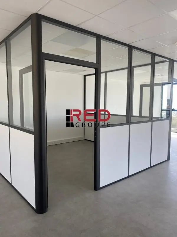 Office in La Ciotat for lease Building Photo- Image 1 of 6