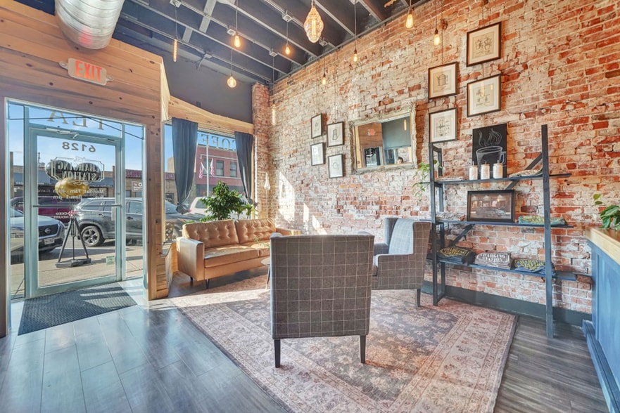 6128 Havelock Ave, Lincoln, NE for lease - Interior Photo - Image 2 of 8