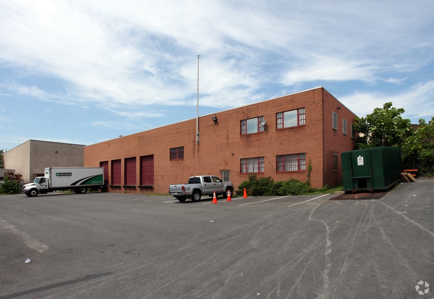 4950 Frolich Ln, Hyattsville, MD for sale - Primary Photo - Image 1 of 2
