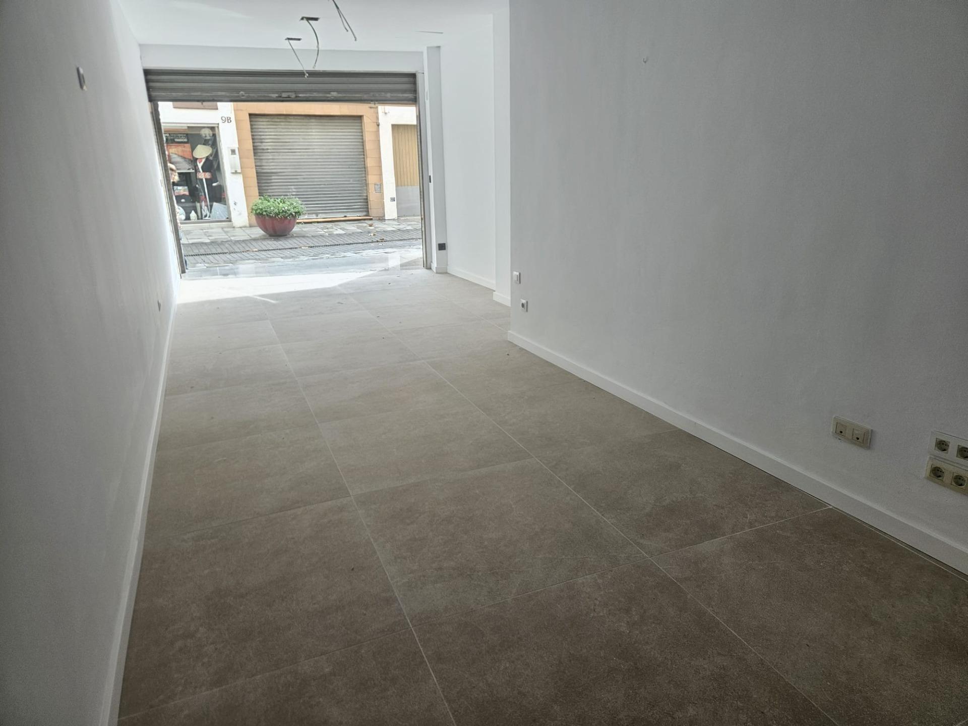 Retail in Malgrat de Mar, Barcelona for lease Interior Photo- Image 1 of 8