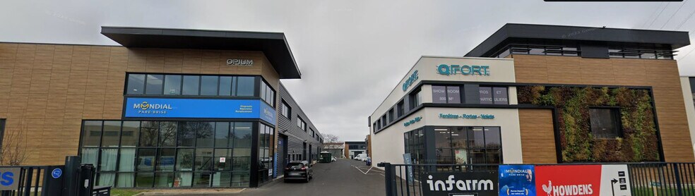 Flex in Villeneuve-la-Garenne for lease - Building Photo - Image 1 of 31