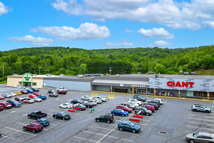 1211 Blakeslee Boulevard Dr E, Lehighton, PA for lease - Building Photo - Image 3 of 28