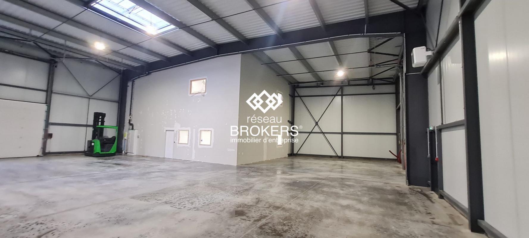 Flex in Montivilliers for lease Building Photo- Image 1 of 7
