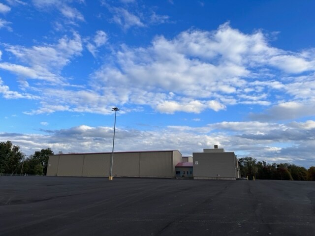 401 Three Springs, Weirton, WV à louer - Photo du bâtiment - Image 2 de 24