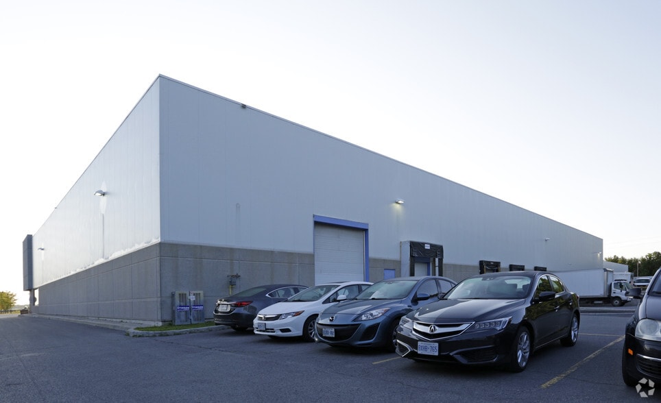 200 Iber Rd, Ottawa, ON for lease - Building Photo - Image 3 of 6