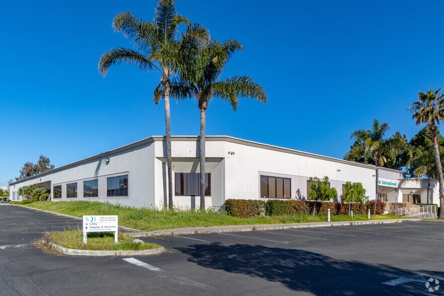 4425-4433 Fortran Dr, San Jose, CA à louer - Photo du bâtiment - Image 3 de 7