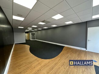 Plus de détails pour 34-36 Mill St, Macclesfield - Vente au détail à louer