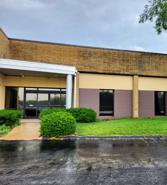 More details for 2466-2488 Old Dorsett Rd, Maryland Heights, MO - Industrial for Lease
