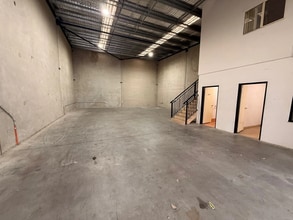 8 Samantha Pl, Smeaton Grange for lease Interior Photo- Image 1 of 2