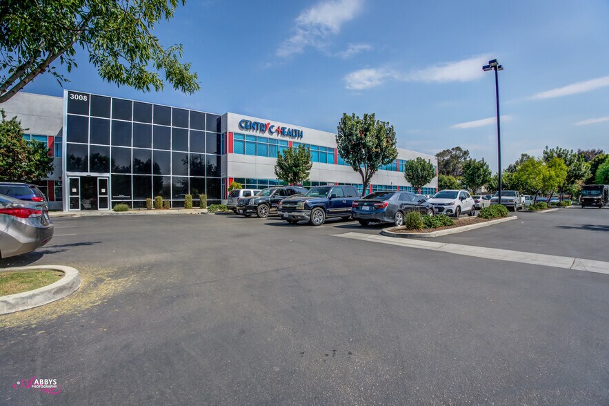3008 Sillect Ave, Bakersfield, CA à louer - Photo du bâtiment - Image 3 de 31