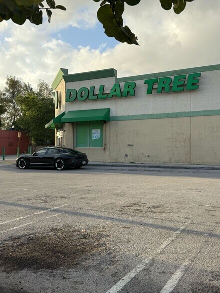 1255 NW 103rd St, Miami, FL à vendre - Photo du bâtiment - Image 2 de 23