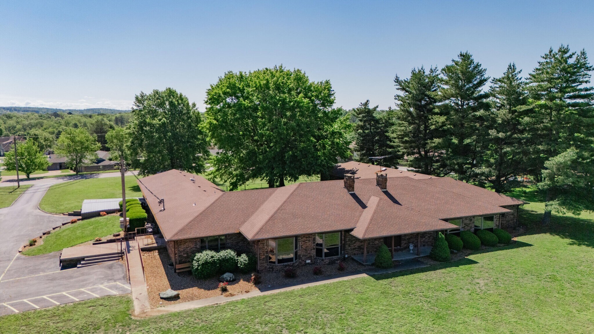 807 N Briarwood Dr, Bolivar, MO à vendre Aérien- Image 1 de 48