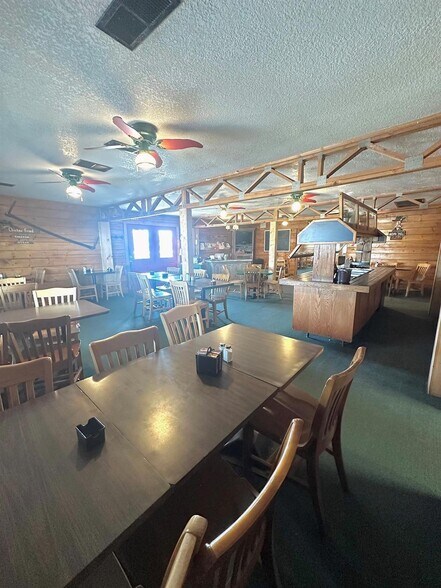 899 E Lennon Dr, Emory, TX à vendre - Photo intérieure - Image 3 de 24