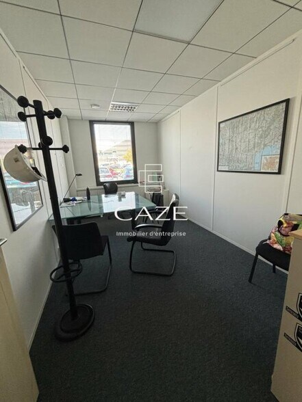 Office in Pessac for lease - Interior Photo - Image 2 of 9