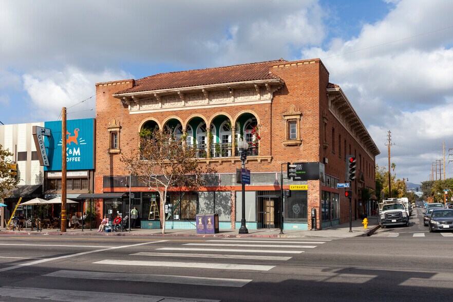 5567-5577 Figueroa St, Los Angeles, CA à louer - Photo du bâtiment - Image 2 de 9