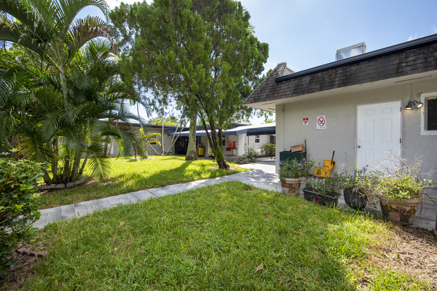 1835 Wilson St, Hollywood, FL à vendre - Photo du bâtiment - Image 2 de 17