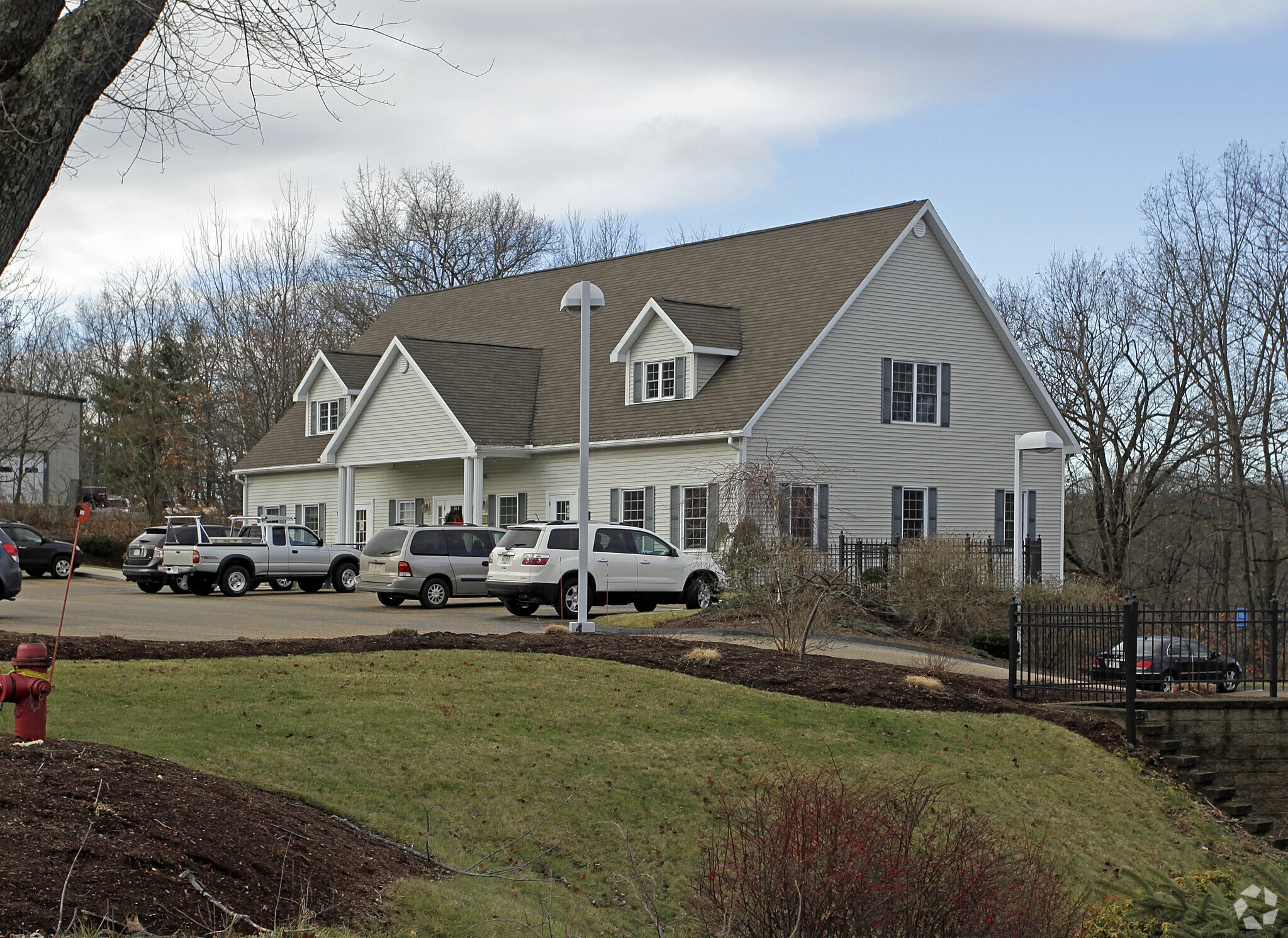 206 Southbridge St, Auburn, MA à louer Photo principale- Image 1 de 14