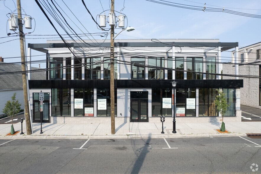 1627-1633 Palisade Ave, Fort Lee, NJ à louer - Photo du bâtiment - Image 3 de 12