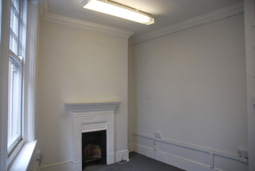 36-40 Glasshouse St, London for lease - Interior Photo - Image 2 of 10