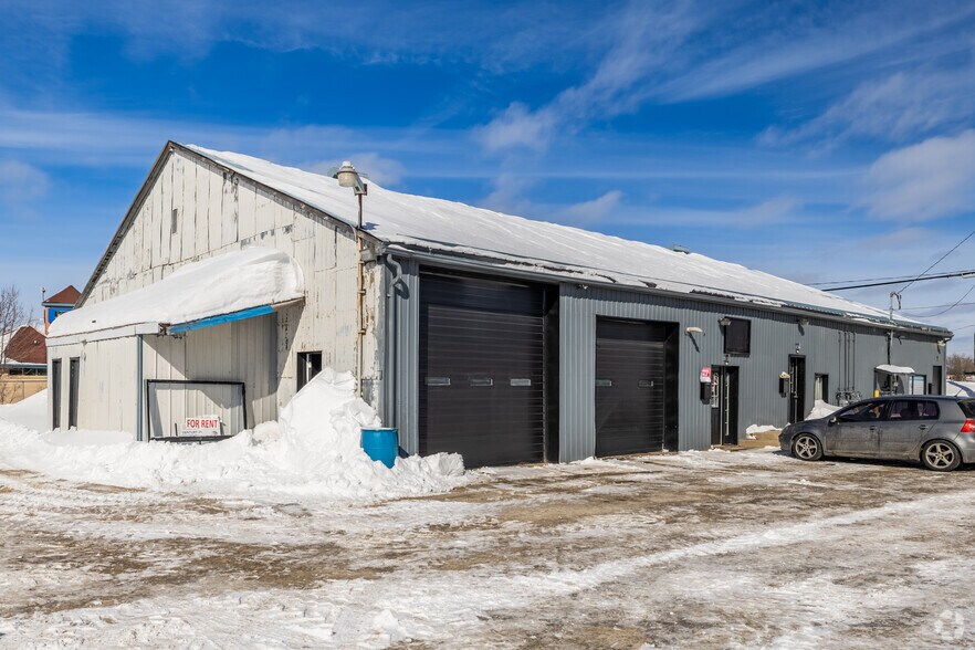 42 Union St, Smiths Falls, ON à vendre - Photo du bâtiment - Image 1 de 1