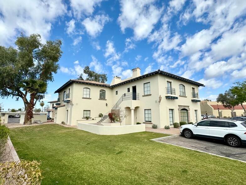 4450 S Rural Rd, Tempe, AZ à louer - Photo du bâtiment - Image 2 de 6