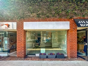 416 N Bedford Dr, Beverly Hills, CA for lease Interior Photo- Image 1 of 2