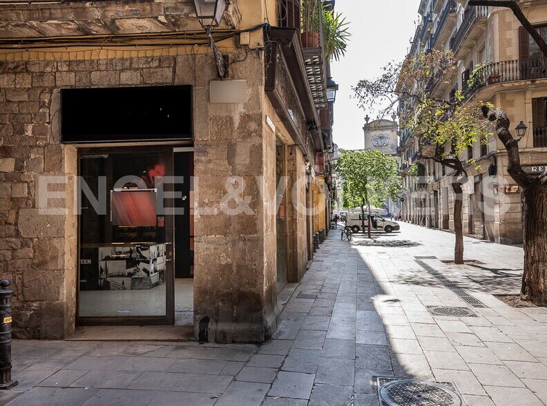 Commerce de détail dans Barcelone, Barcelona à louer - Photo du bâtiment - Image 2 de 6