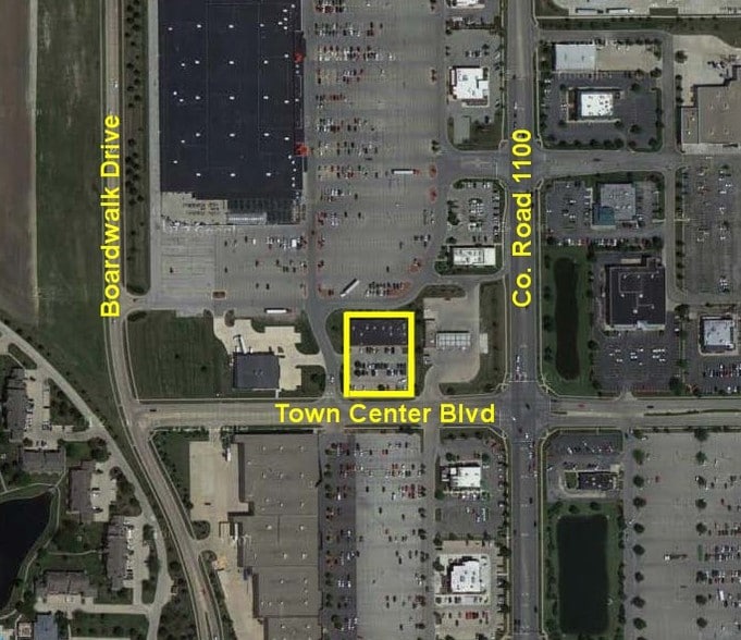 908-914 W Town Center Blvd, Champaign, IL à louer - Photo du bâtiment - Image 2 de 7