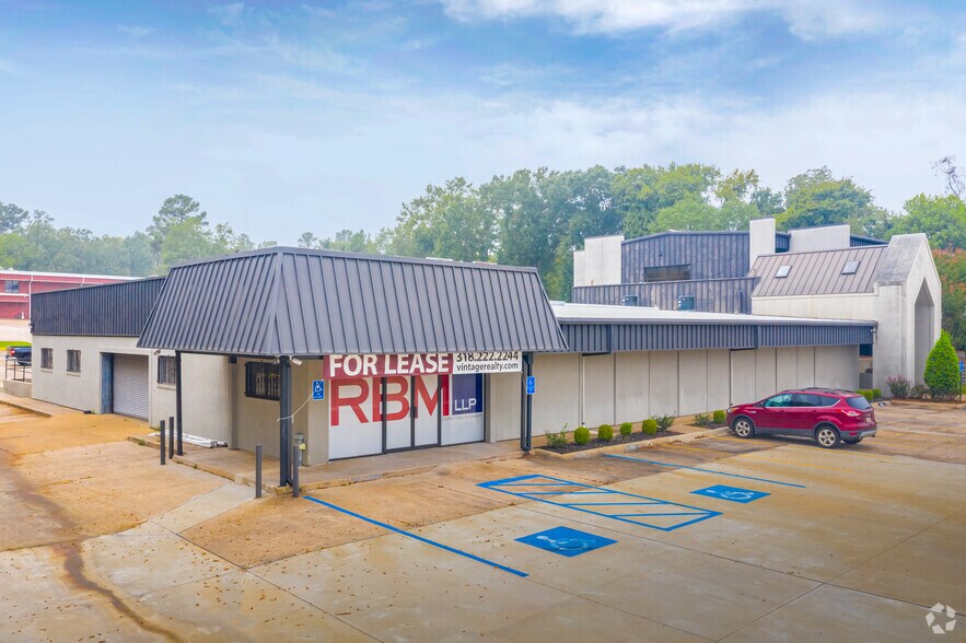 2640 Youree Dr, Shreveport, LA à louer - Photo du bâtiment - Image 3 de 4