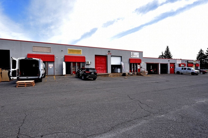 2413 Stevenage Dr, Ottawa, ON for lease - Building Photo - Image 3 of 5