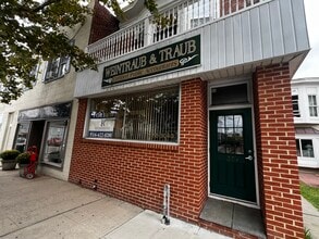 37 E Main St, Oyster Bay, NY à louer Photo intérieure- Image 2 de 18